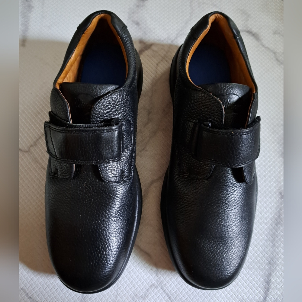 Dr. Comfort black leather shoes